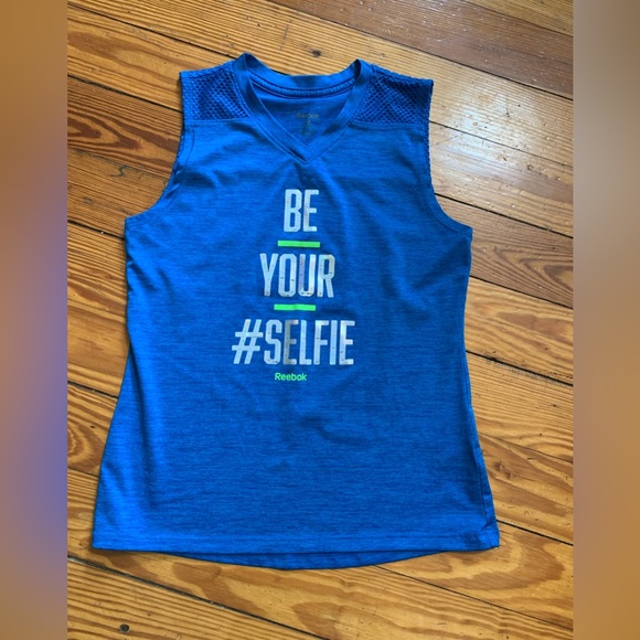 🎉Final Clearance 🎉 Like New! Girls Reebok Athletic Top Size M
3 for $15 with 💕 - Picture 1 of 10